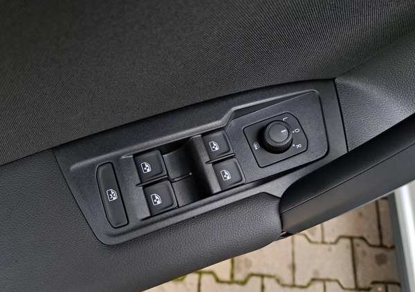 Volkswagen Tiguan cena 175000 przebieg: 10, rok produkcji 2023 z Oborniki Śląskie małe 781